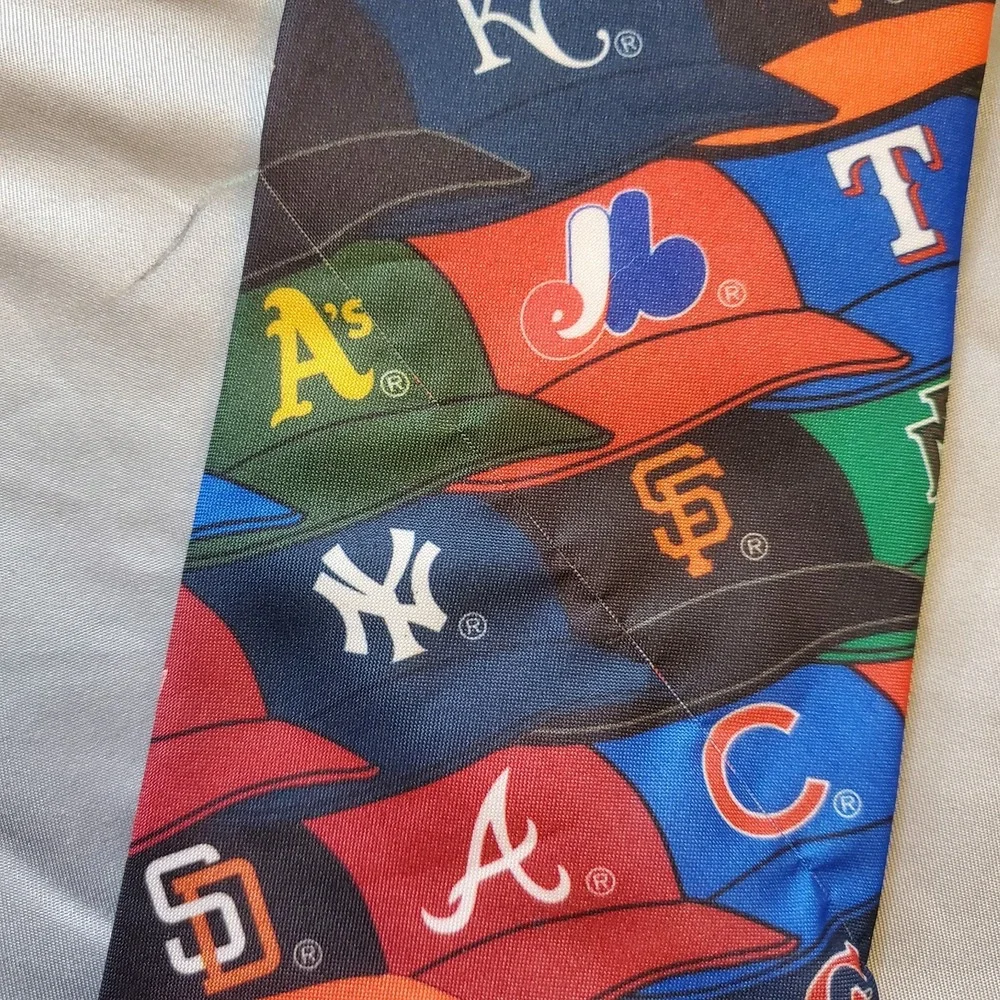 Vintage 1995 Surrey‎ MLB Baseball Necktie Caps Hats Major League Teams Print Usa